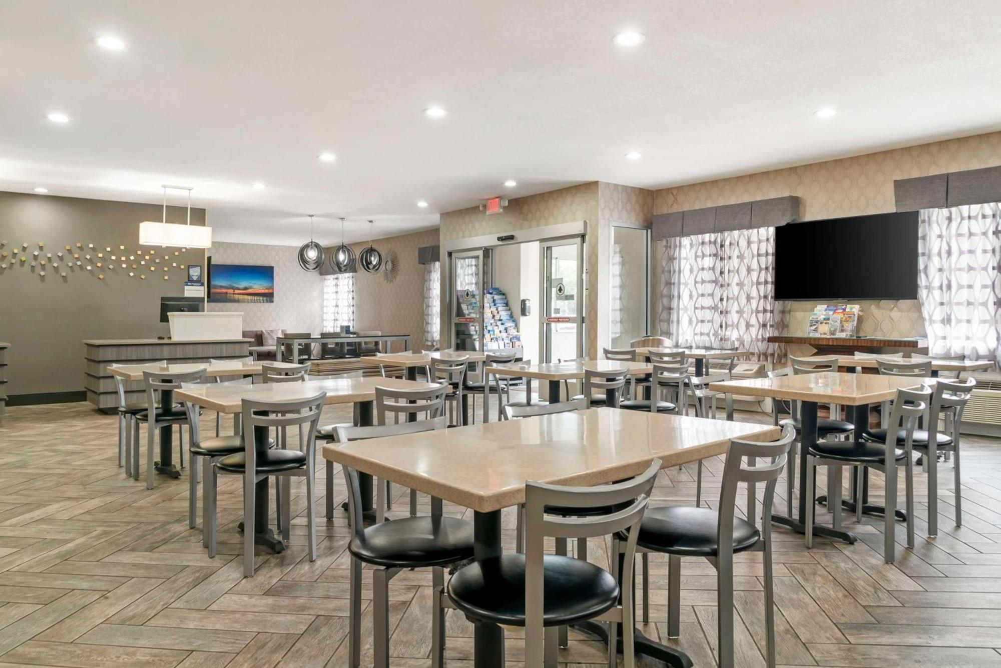 Best Western Beacon Inn Grand Haven Exterior photo