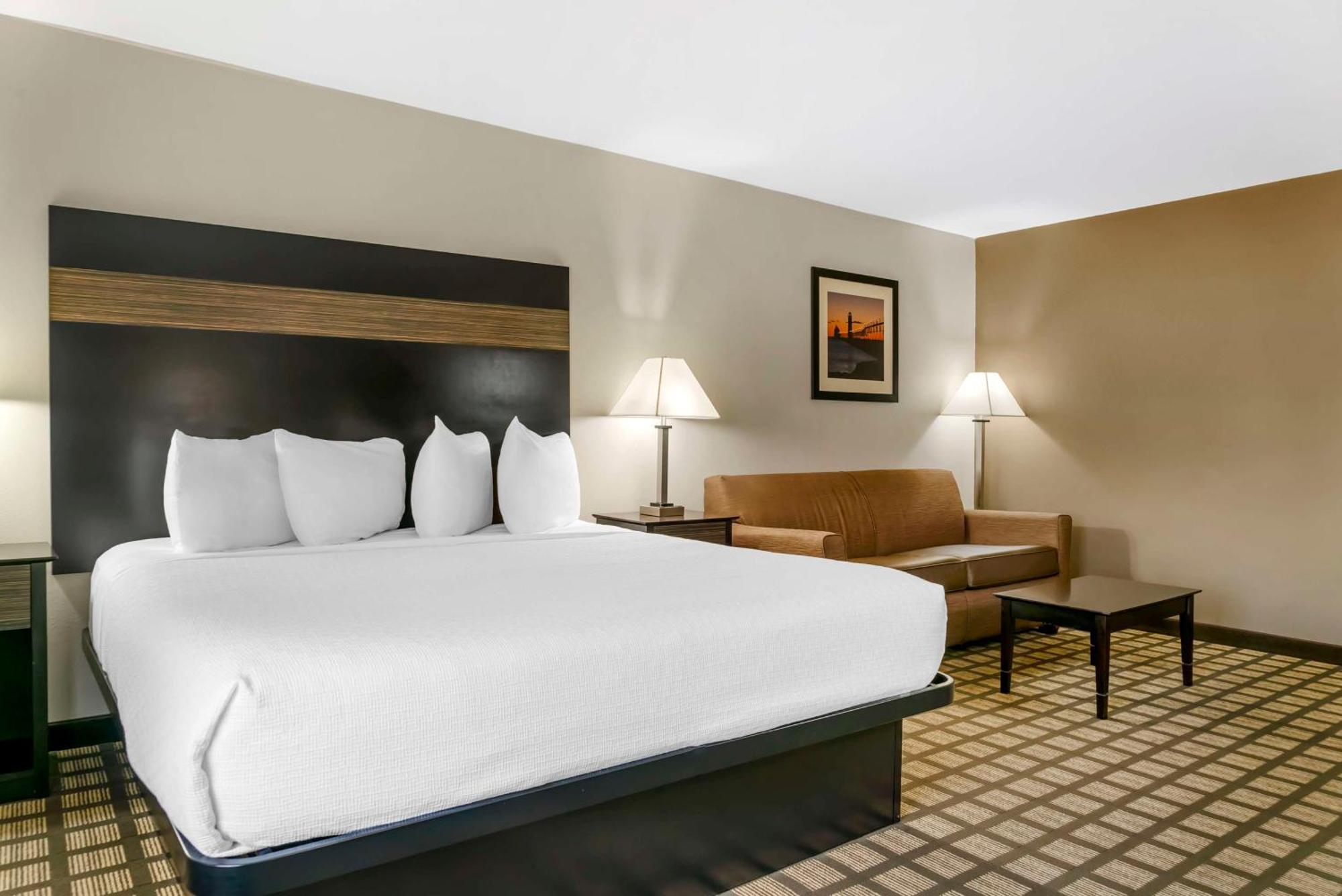 Best Western Beacon Inn Grand Haven Exterior photo