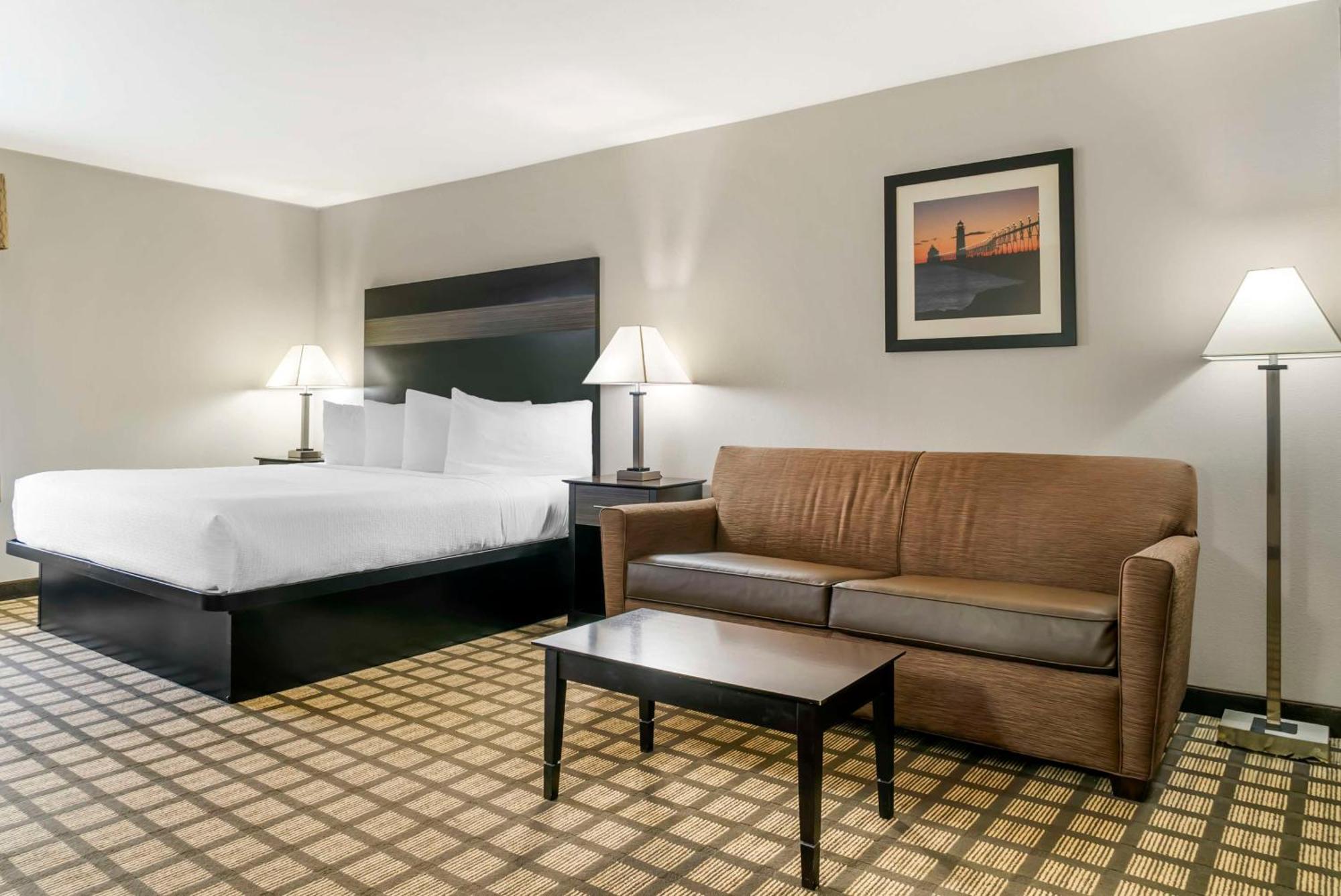 Best Western Beacon Inn Grand Haven Exterior photo